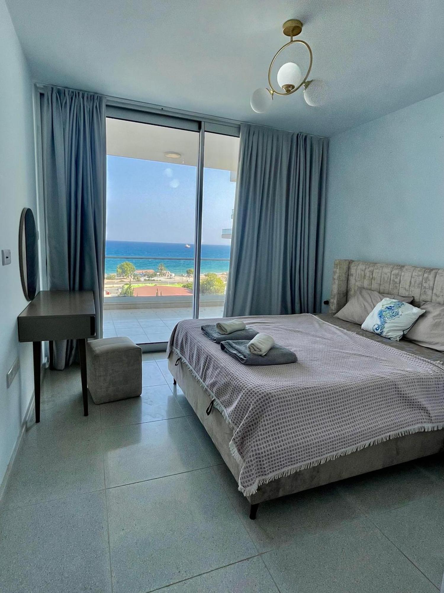 Sea View Suites By The Coast ファマグスタ エクステリア 写真