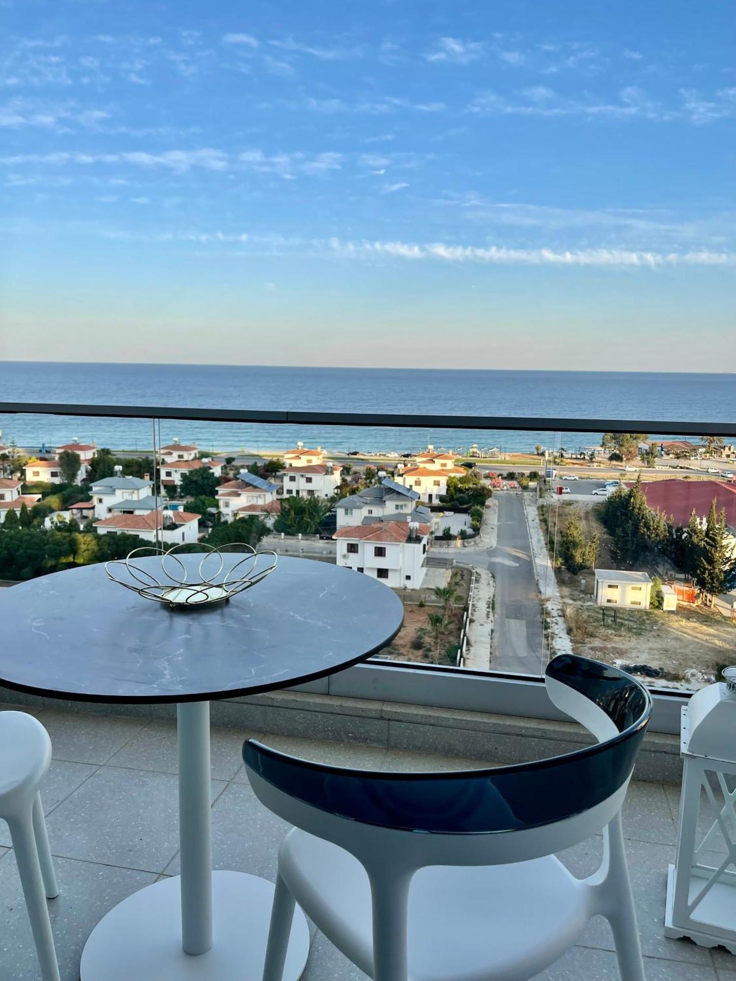 Sea View Suites By The Coast ファマグスタ エクステリア 写真
