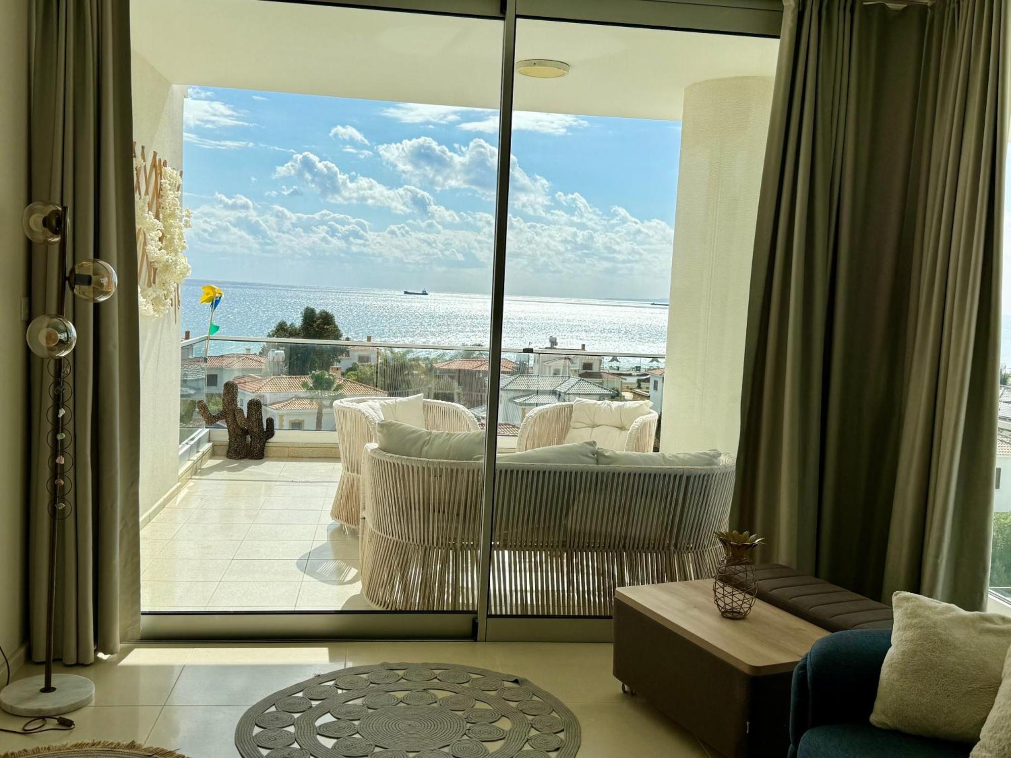 Sea View Suites By The Coast ファマグスタ エクステリア 写真