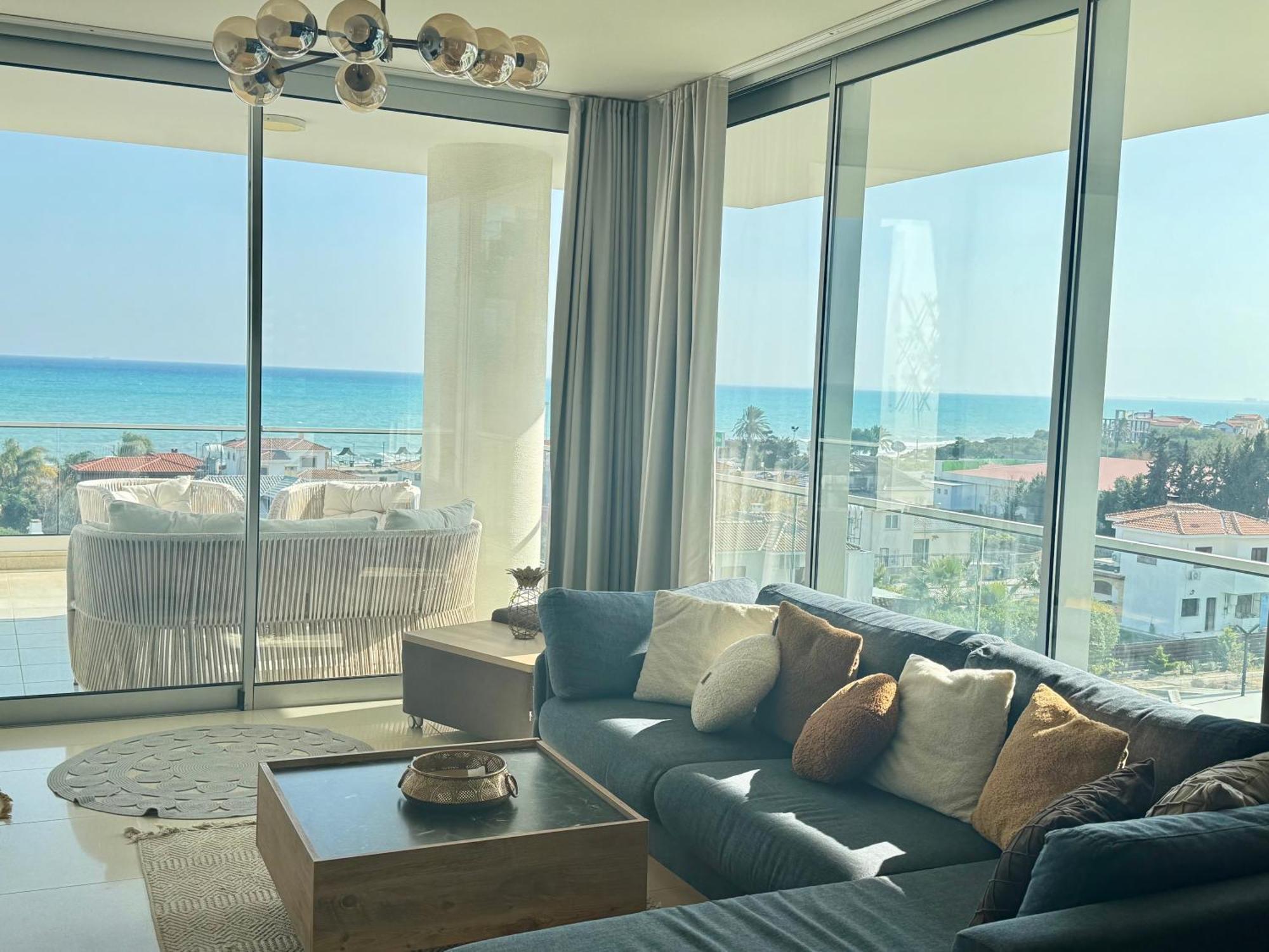Sea View Suites By The Coast ファマグスタ エクステリア 写真
